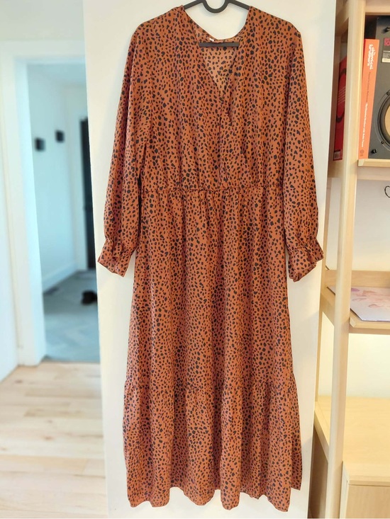 Dresses & Skirts - Rust Leopard Print Long Sleeve Midi Dress Size XL